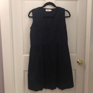 Vineyard Vines navy cotton and lace dress